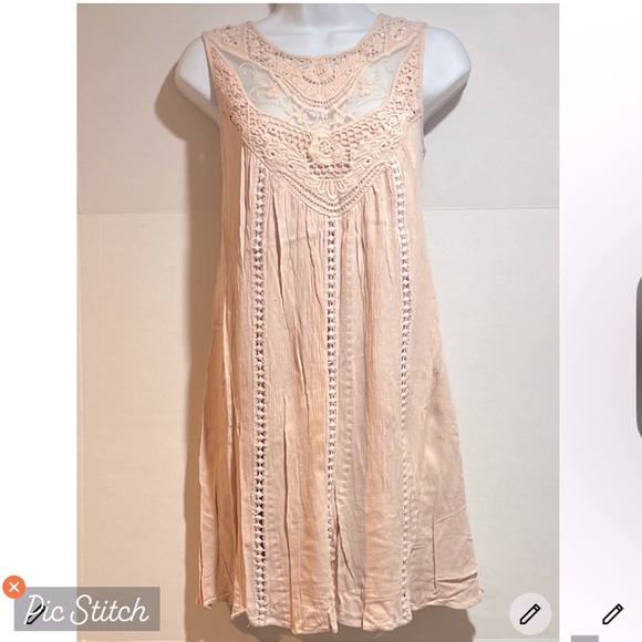 Size Small Chic Sleeveless Crochet Dress - Picture 1 of 1